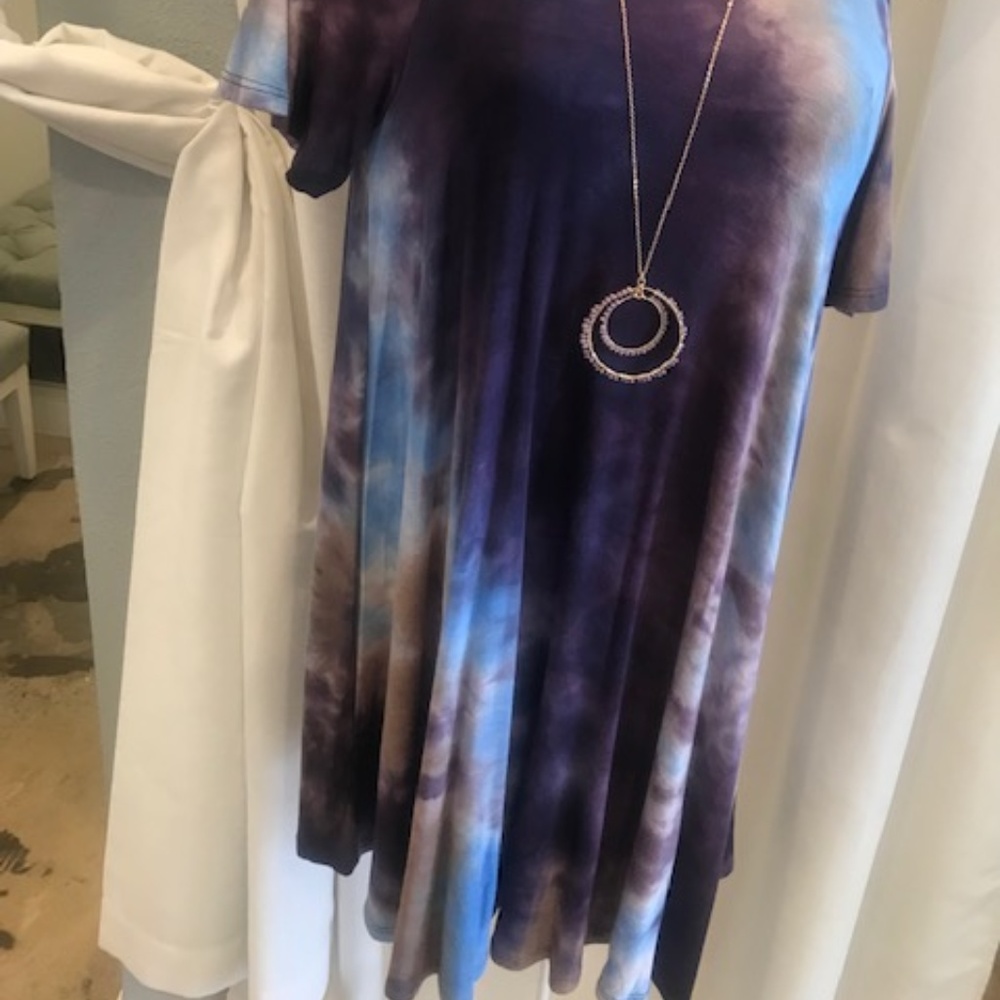 NWT! COLD SHOULDER DRESS - Picture 2 of 2
